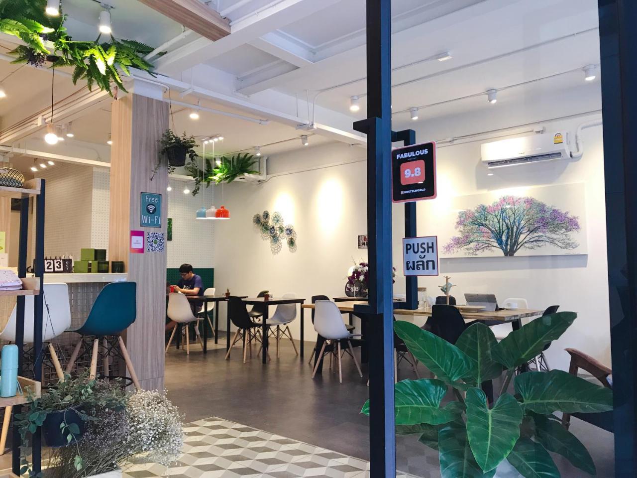 Hostel Folk Poshtel Asok Bangkok Exterior foto